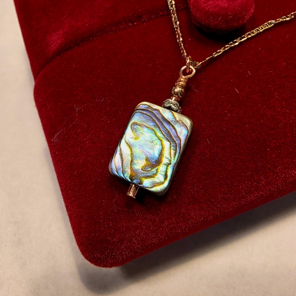 SALE!! Iridescent Shell Pendant and Rose Gold Necklace - Picture 4 of 5